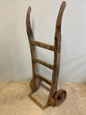 Lot 514 - A vintage barrel truck, height 107cm, width 46cm