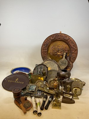 Lot 161 - A quantity of brassware and bar ephemera