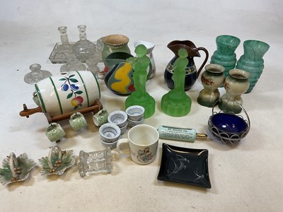 Lot 209 - A mixed collection of ceramics and glass