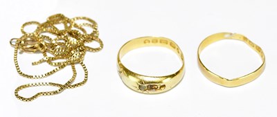 Lot 98 - An 18ct yellow gold ring, approx. 3g, a 22ct...