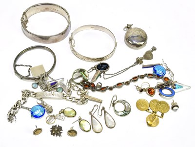 Lot 375 - A small group of silver and white metal...