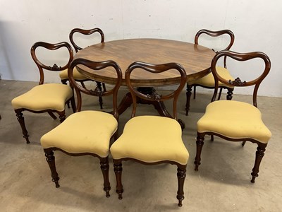 Lot 532 - An early Victorian rosewood breakfast table...