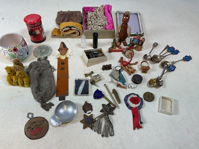 Lot 52 - Assorted collectors' items including a silver...