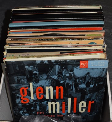 Lot 370 - A collection of mostly classical records, to...