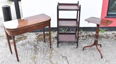 Lot 28 - A small early 19th century mahogany tripod...