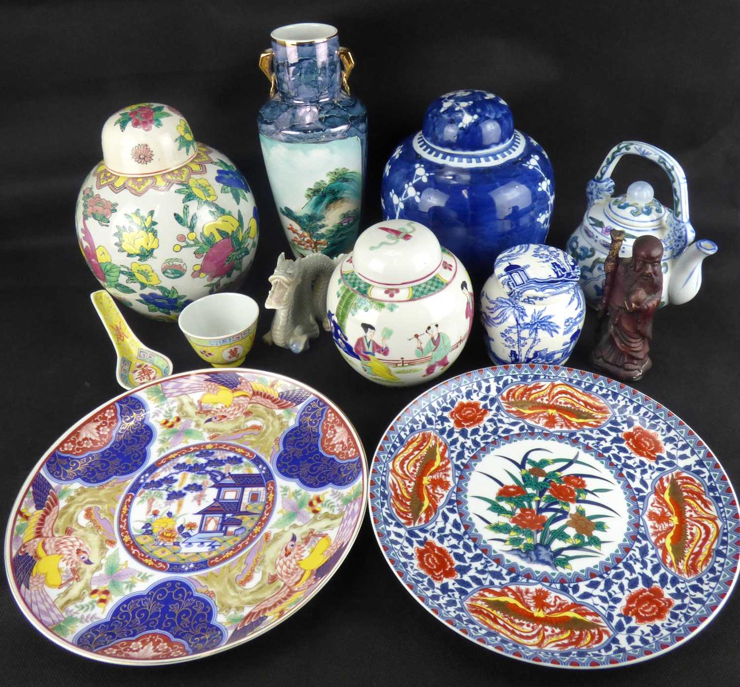 Lot 196 - A collection of modern Chinese/Oriental pottery