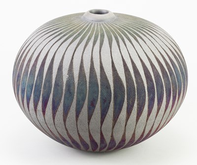 Lot 406 - ILONA SULIKOVA (born 1949); a globular raku...