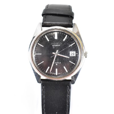 Lot 961 - SEIKO; a gentlemen's automatic stainless steel...