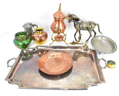 Lot 198 - Various items of mixed metalware to include a...