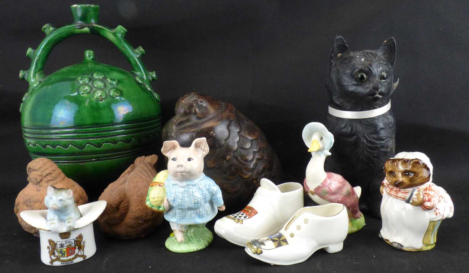 Lot 304 Various items of collectible pottery