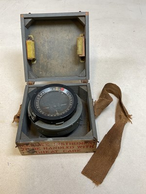 Lot 77 - A WWll RAF aircraft compass GA/1672.