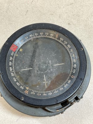 Lot 77 - A WWll RAF aircraft compass GA/1672.