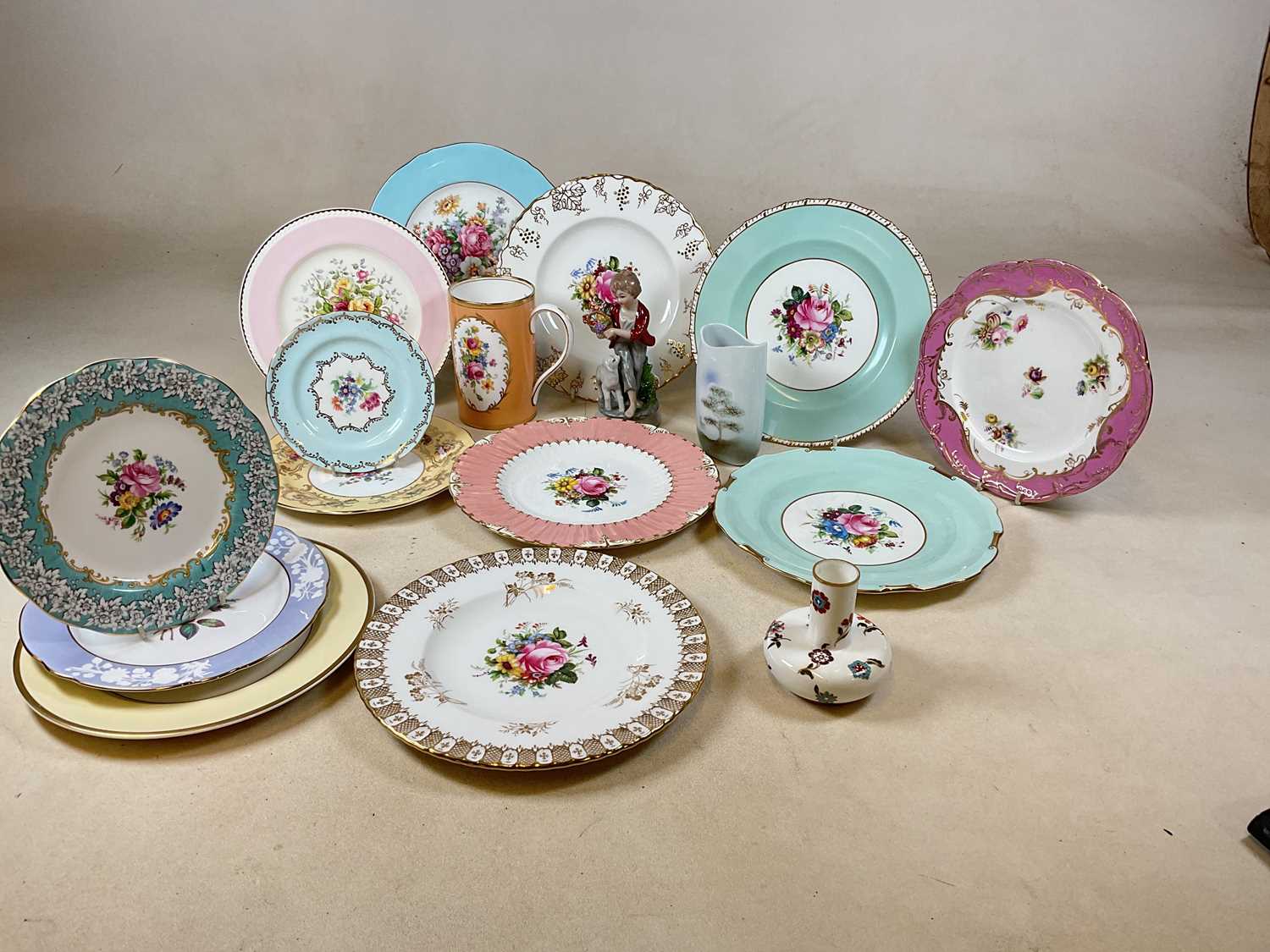 Crown Collection Lot 195 - A collection of Royal Crown Derby cabinet