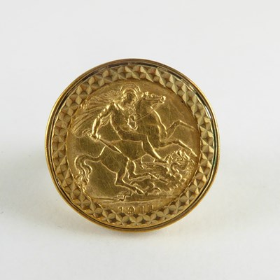 Lot 777 - A George V half sovereign 1911 mounted ring...