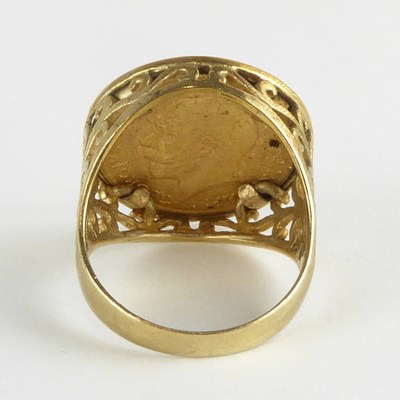 Lot 777 - A George V half sovereign 1911 mounted ring...