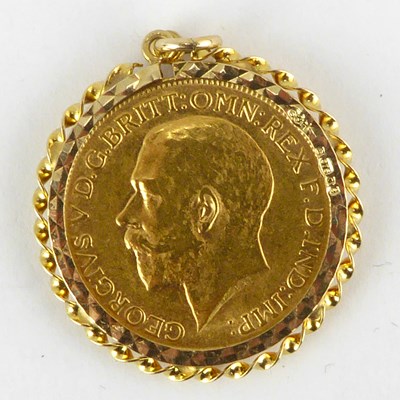 Lot 884 - A George V sovereign 1912, George and Dragon,...