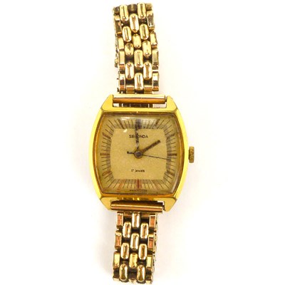 Lot 962 - SEKONDA; a gentlemen's vintage gold plated...