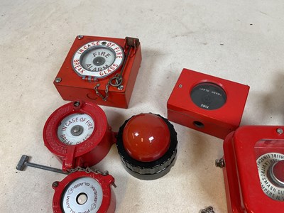 Lot 9 - A collection of vintage wall mounted fire...