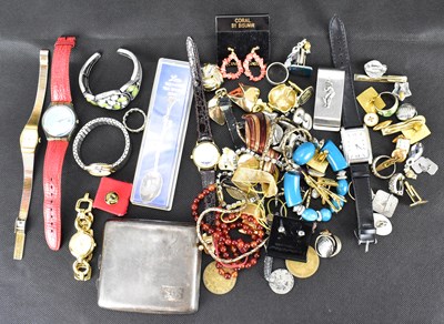 Lot 930 - Various items of mixed costume jewellery to...