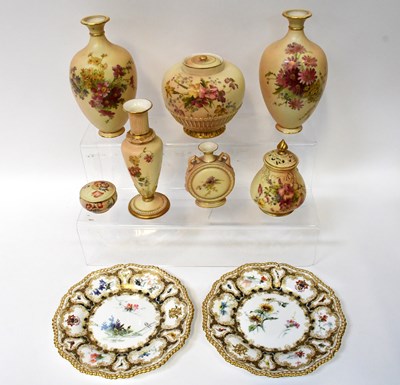 Lot 260 - ROYAL WORCESTER; a pair of cabinet plates with...