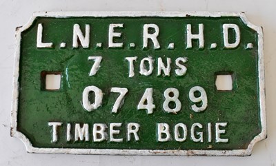 Lot 64 - RAILWAYANA; wagon plate, LNER HD 7 Tons 07489...