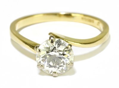 Lot 8 - An 18ct yellow gold and diamond solitaire ring,...