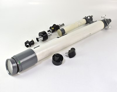 Lot 186 - GREENKAT; a boxed T-705 77x1000 telescope.