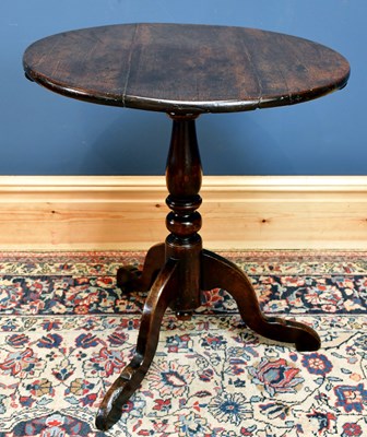 Lot 2418 - A Queen Anne red walnut tripod table, early...