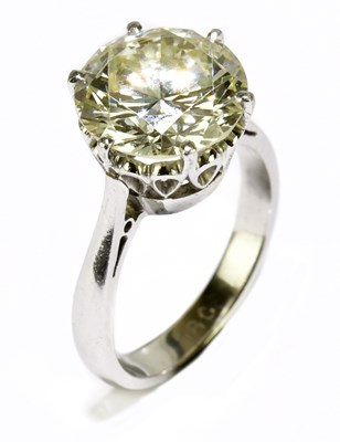 Lot 1 - An 18ct yellow gold diamond solitaire ring,...