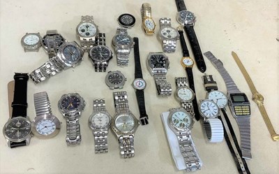 Lot 476 - A collection of twenty-four wristwatches to...