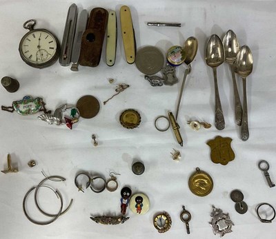 Lot 20 - A collection of miscellaneous items to include...