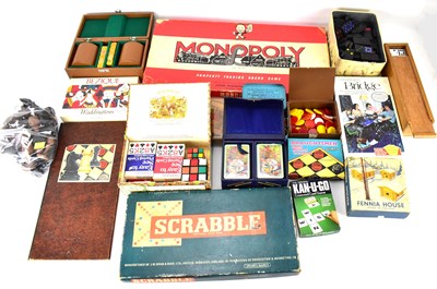 Lot 208 - A large collection of vintage boardgames to...