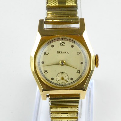 Lot 952 - BERNEX; a ladies' vintage 14ct gold cased...