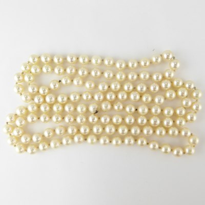 Lot 858 - A single strand of cultured pearls, length...