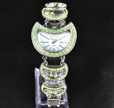 Lot 967 - A vintage ladies' bracelet wristwatch, the...