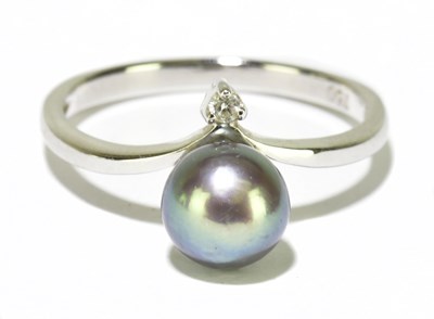 Lot 143 - An 18ct white gold Tahitian pearl and small...