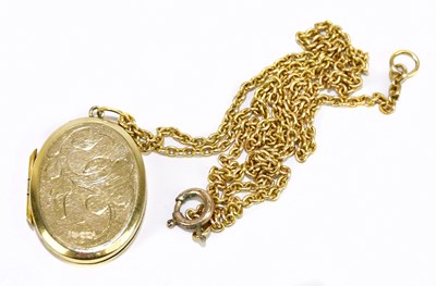 Lot 277 - A yellow metal curb link necklace stamped 15C,...