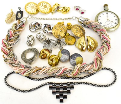 Lot 1144 - Various modern and vintage costume jewellery...