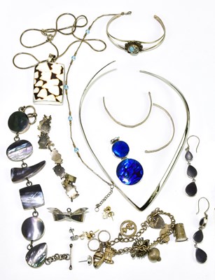 Lot 419 - A small group of white metal and silver...