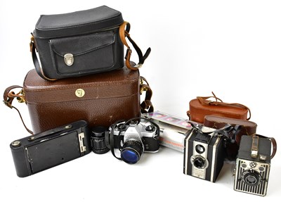 Lot 2173 - A collection of assorted cameras and...