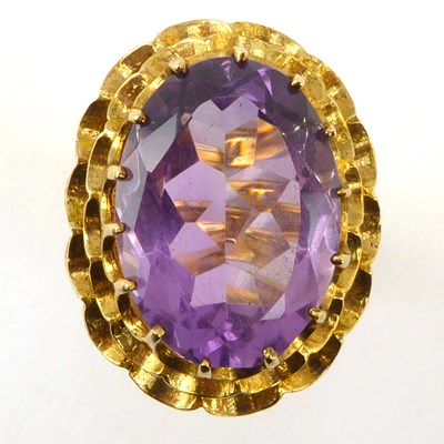 Lot 1002 - A vintage 9ct gold amethyst dress ring, the...