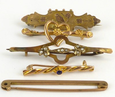 Lot 1040 - Five 9ct gold bar brooches, the smallest with...