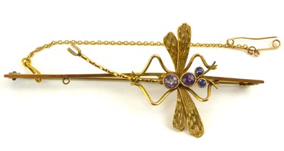 Lot 1046 - A 9ct gold bar brooch with attached dragonfly,...