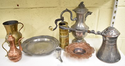 Lot 397 - A small selection of metalware including brass...