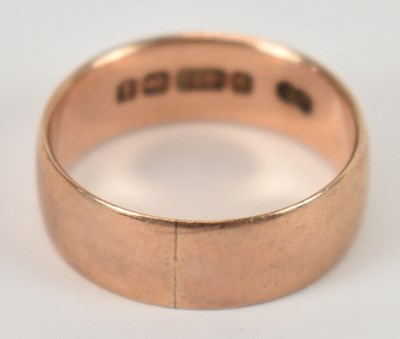 Lot 778 - A 9ct yellow gold wedding band, size Q, approx....