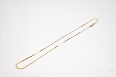 Lot 747 - A 9ct yellow gold necklace, length 47cm,...