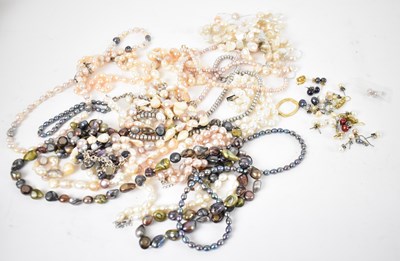 Lot 819 - A quantity of costume jewellery including...