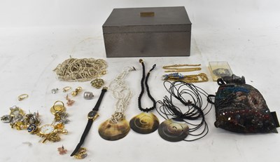 Lot 800 - A quantity of costume jewellery including...