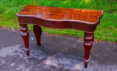 Lot 2437 - A Victorian mahogany serpentine fronted single...