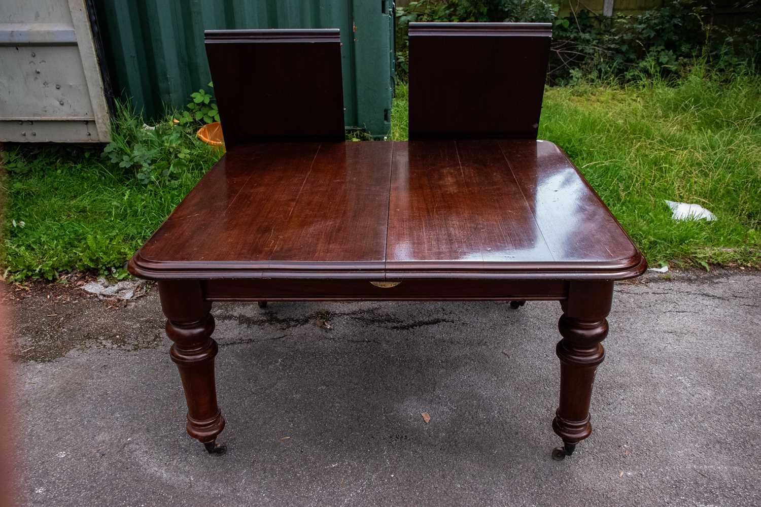 Lot 2376 - A Victorian mahogany pull-out extending dining...